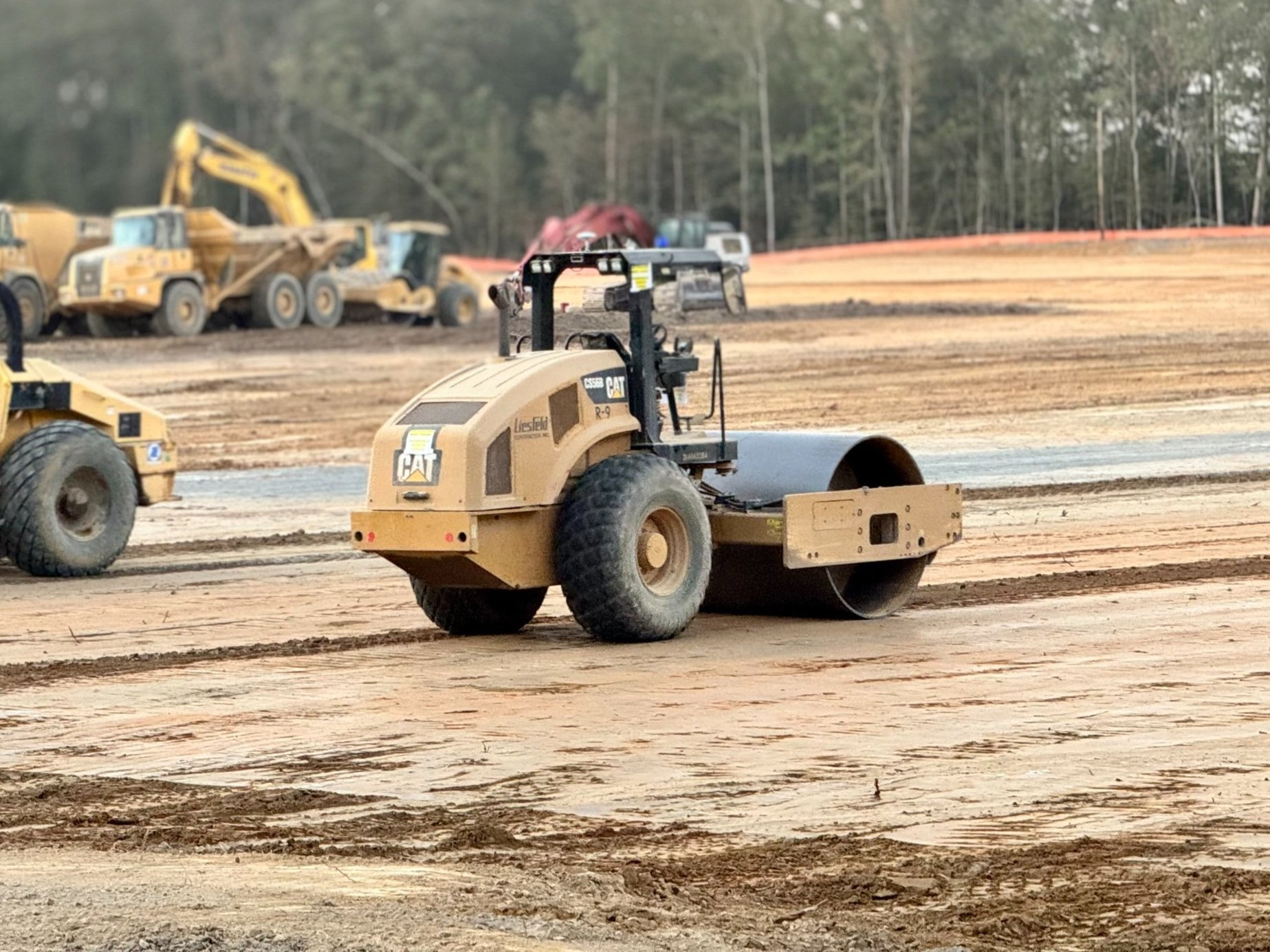 Cat CS54B Smooth Drum Roller